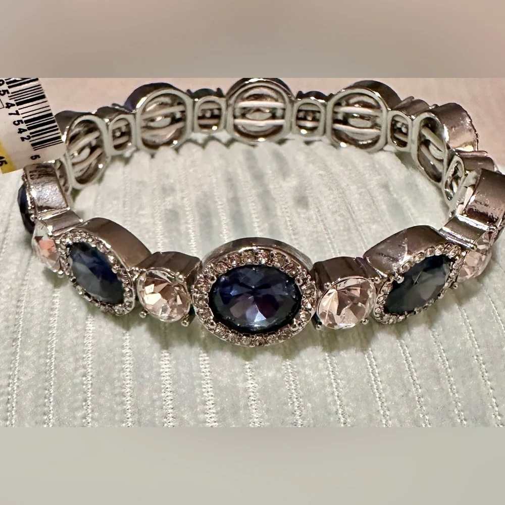 Sapphire and diamond bracelet.Perfect statement piece - Picture 2 of 4
